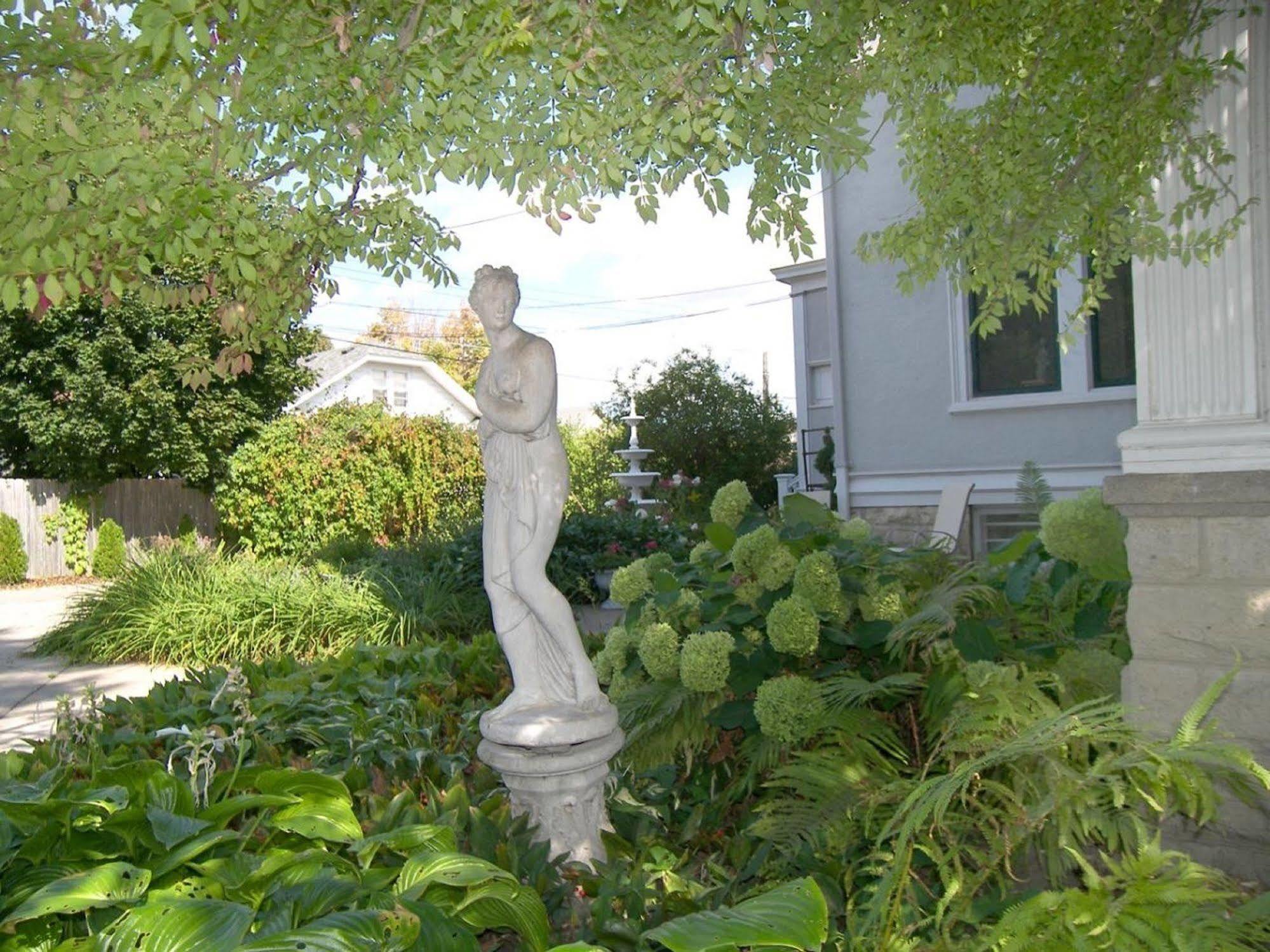 Alexander Mansion Bed & Breakfast Winona Exterior photo