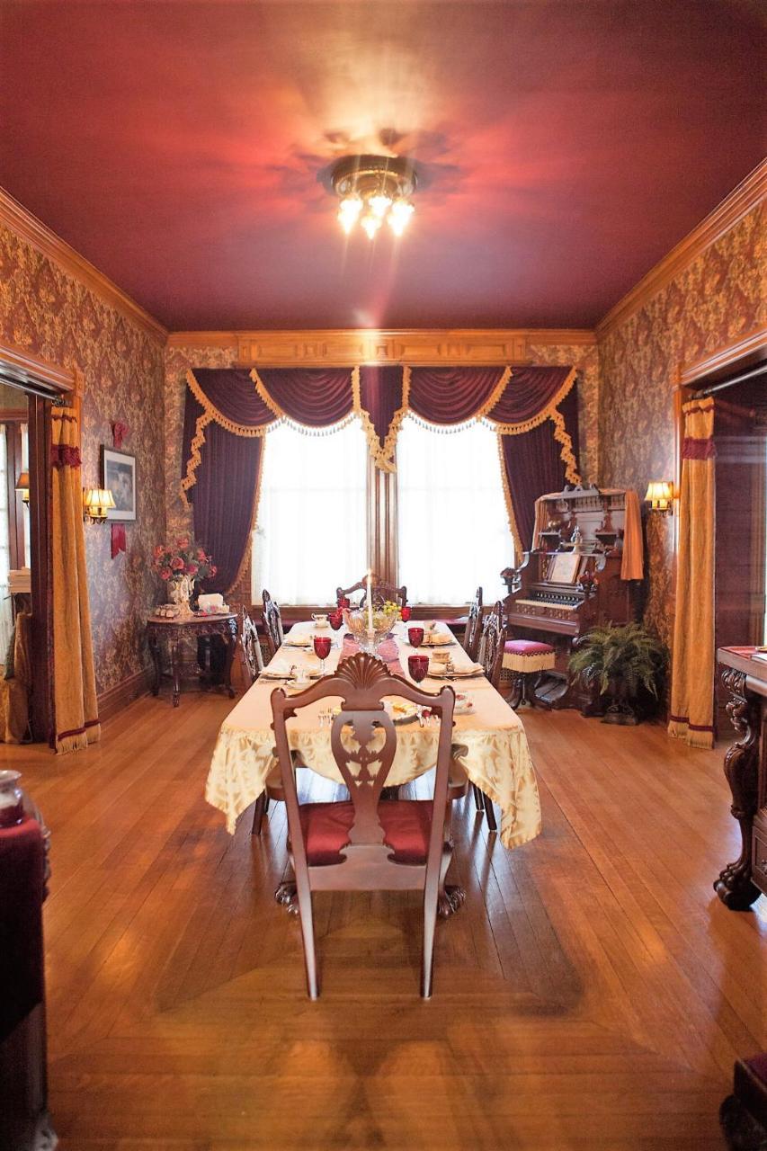 Alexander Mansion Bed & Breakfast Winona Exterior photo