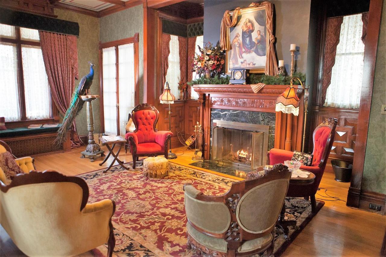 Alexander Mansion Bed & Breakfast Winona Exterior photo